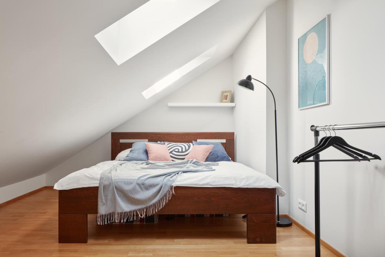 Bright Apartment In New Town By Prague Days Kültér fotó
