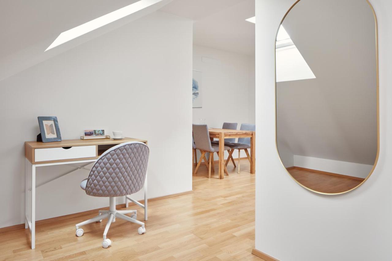 Bright Apartment In New Town By Prague Days Kültér fotó